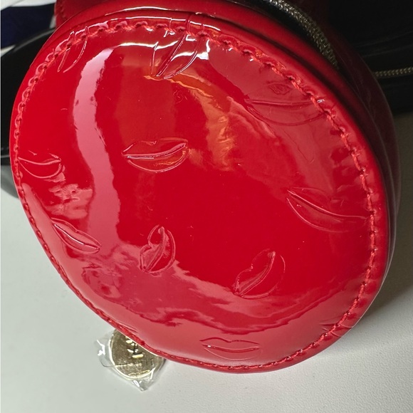 Yves Saint Laurent (YSL) Beaute’ Red Patent Makeup Bag w/ Add on Extender GWP - Picture 3 of 8